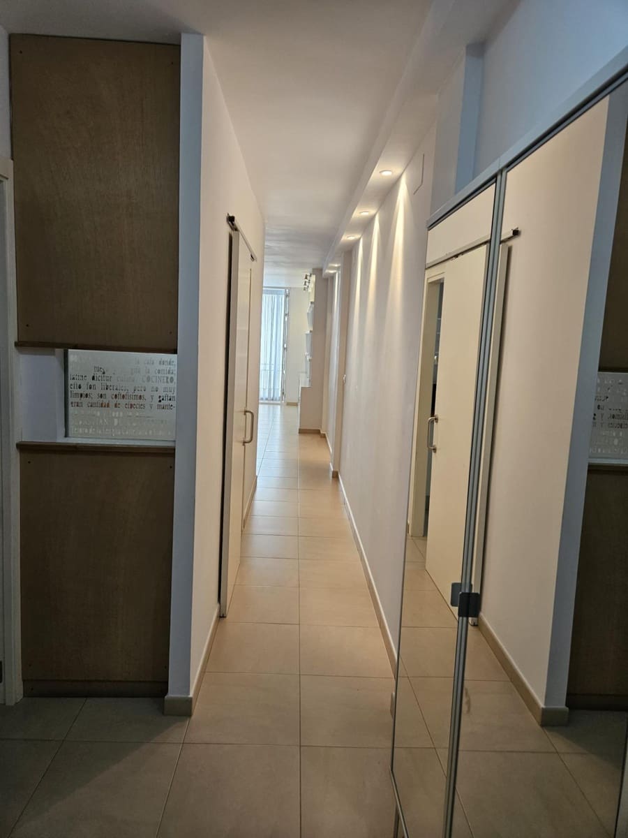 2 soverom Leilighet til leie i Sevilla by - € 1 000 (Ref: 9804371)