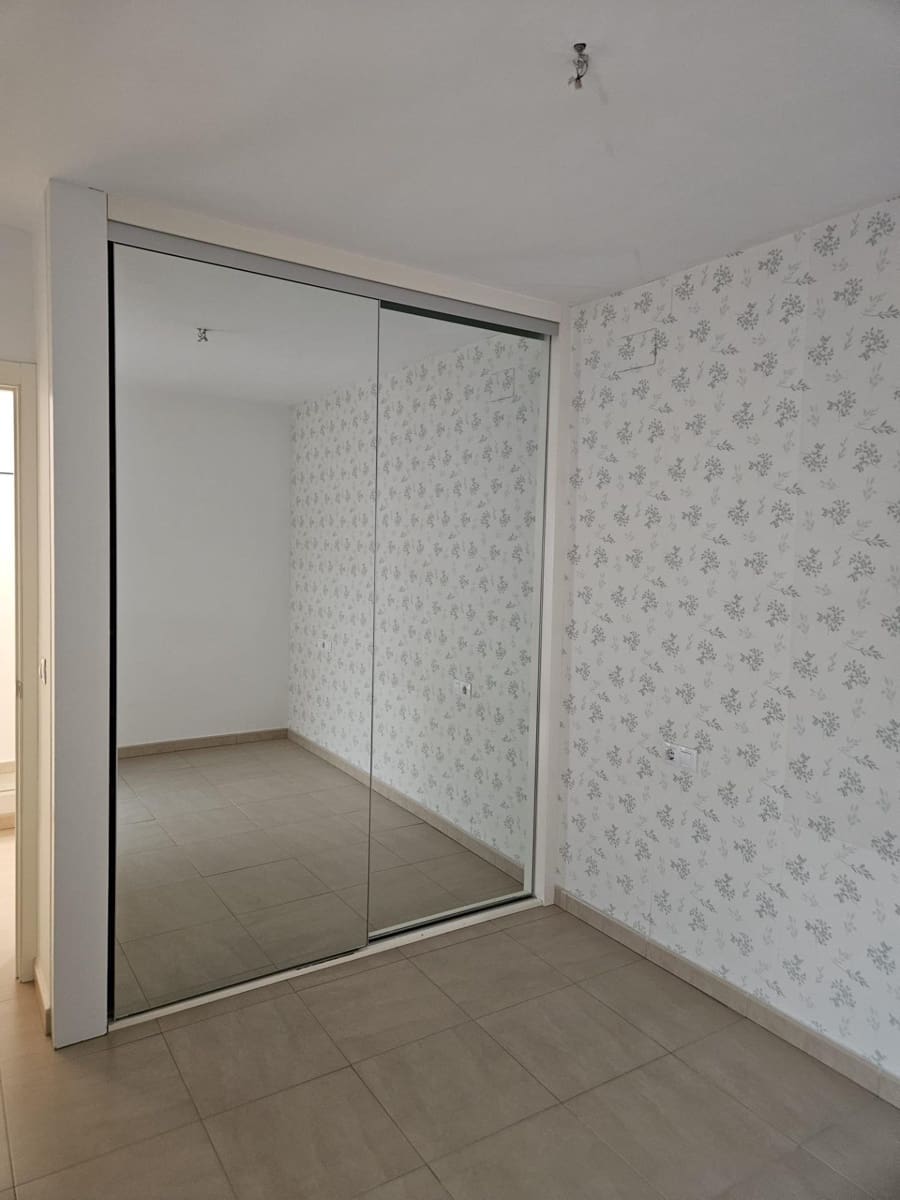 2 soverom Leilighet til leie i Sevilla by - € 1 000 (Ref: 9804371)