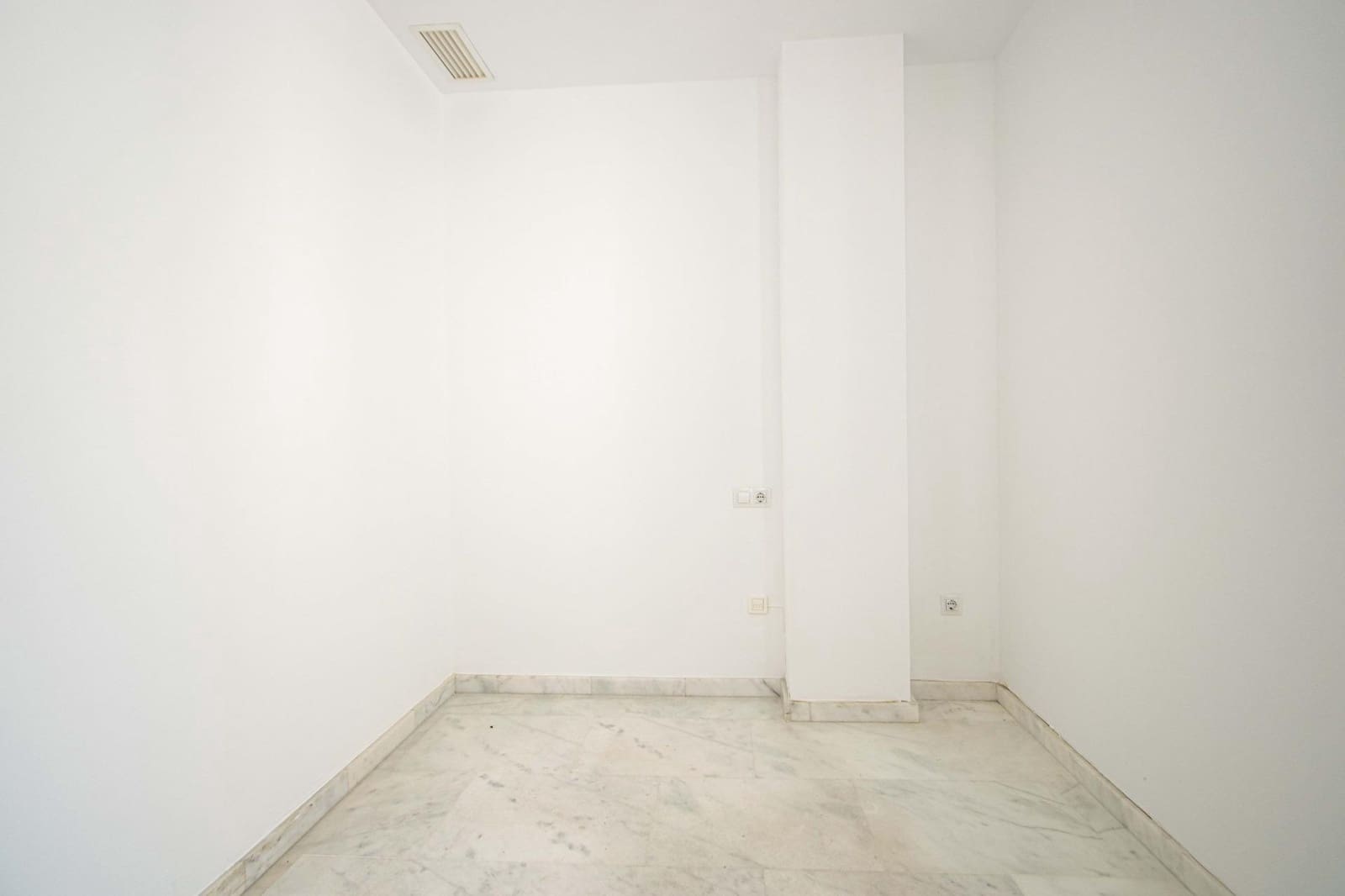 2 sovrum Lägenhet till salu i Sevilla stad - 390 000 € (Ref: 9804372)