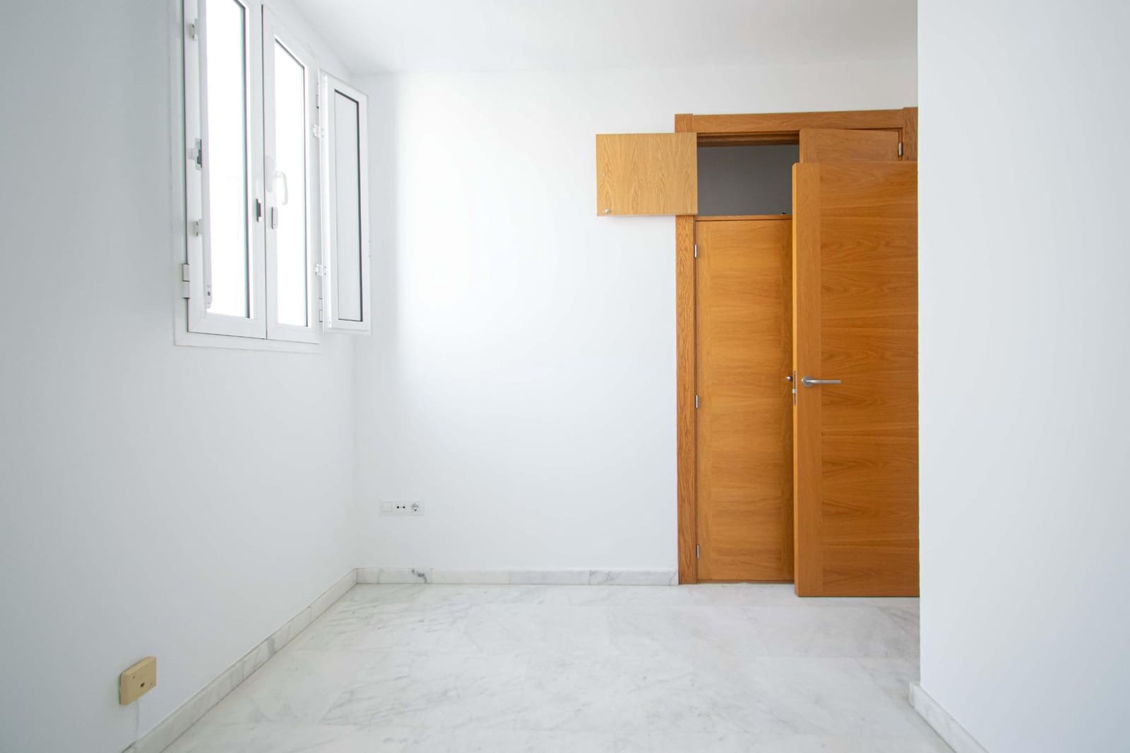 2 sovrum Lägenhet till salu i Sevilla stad - 390 000 € (Ref: 9804372)