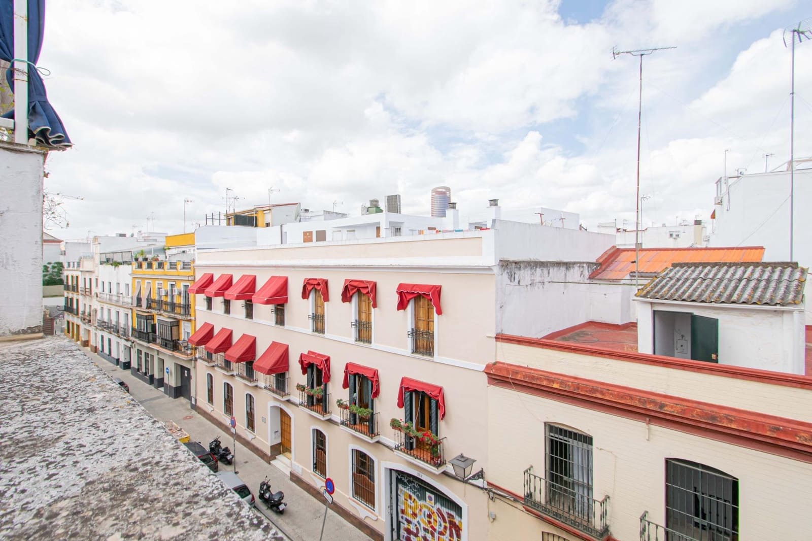 2 bedroom Flat for sale in Seville city - € 260,000 (Ref: 9806535)