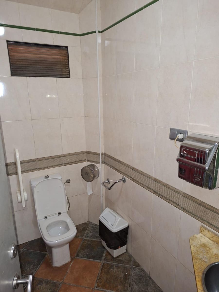 Komercyjne na sprzedaż w Miasto Sewilla - 69 900 € (Ref: 9806537)