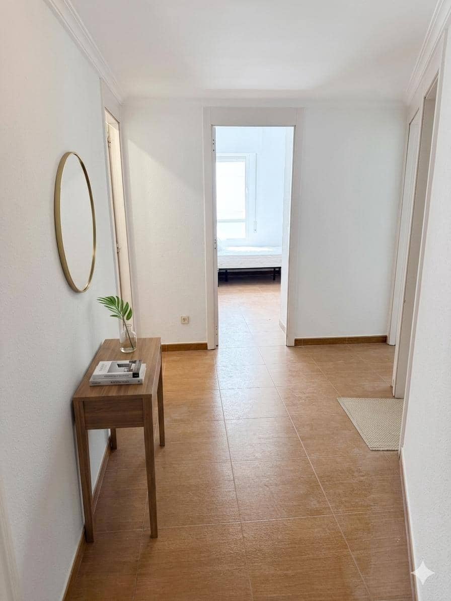 Piso de 3 habitaciones en Sevilla ciudad en alquiler con garaje - 1.250 € (Ref: 9806538)