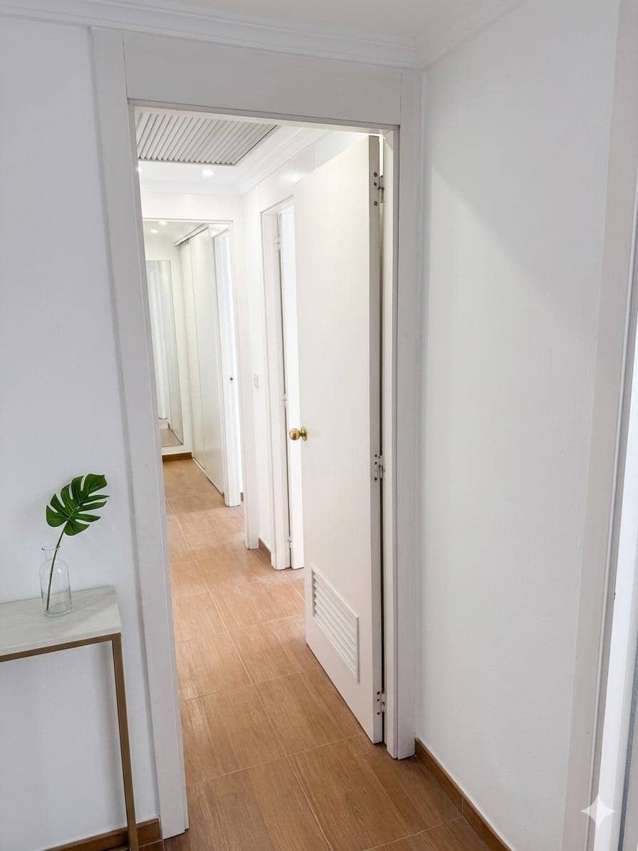 Piso de 3 habitaciones en Sevilla ciudad en alquiler con garaje - 1.250 € (Ref: 9806538)