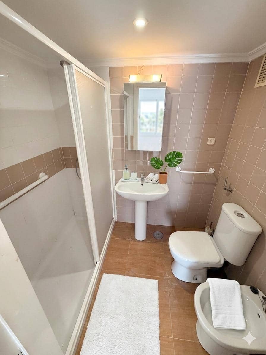 Piso de 3 habitaciones en Sevilla ciudad en alquiler con garaje - 1.250 € (Ref: 9806538)