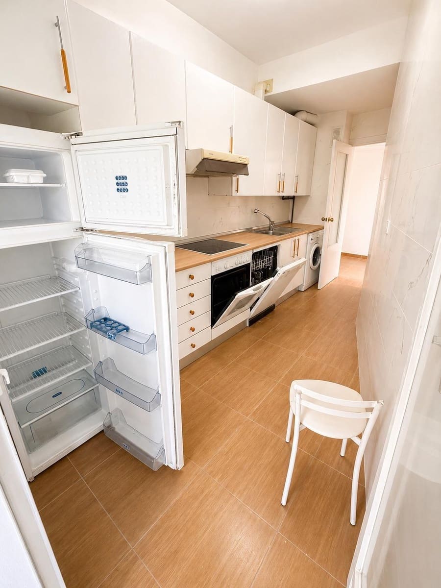 Piso de 3 habitaciones en Sevilla ciudad en alquiler con garaje - 1.250 € (Ref: 9806538)