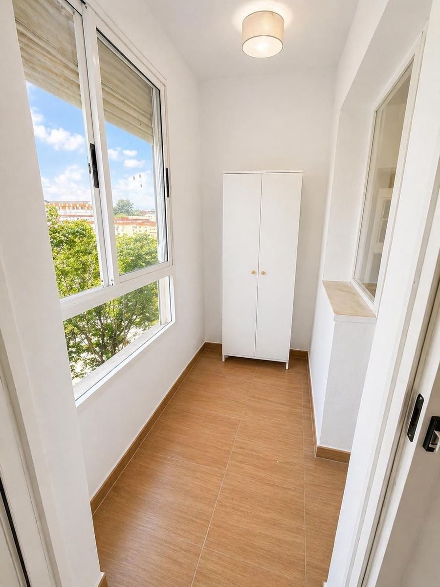 Piso de 3 habitaciones en Sevilla ciudad en alquiler con garaje - 1.250 € (Ref: 9806538)