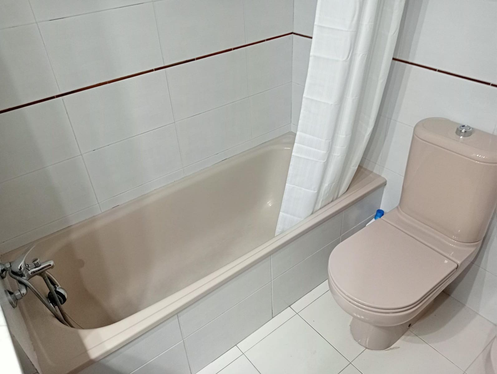 2 sovrum Lägenhet att hyra i Sevilla stad med pool garage - 1 100 € (Ref: 9806539)