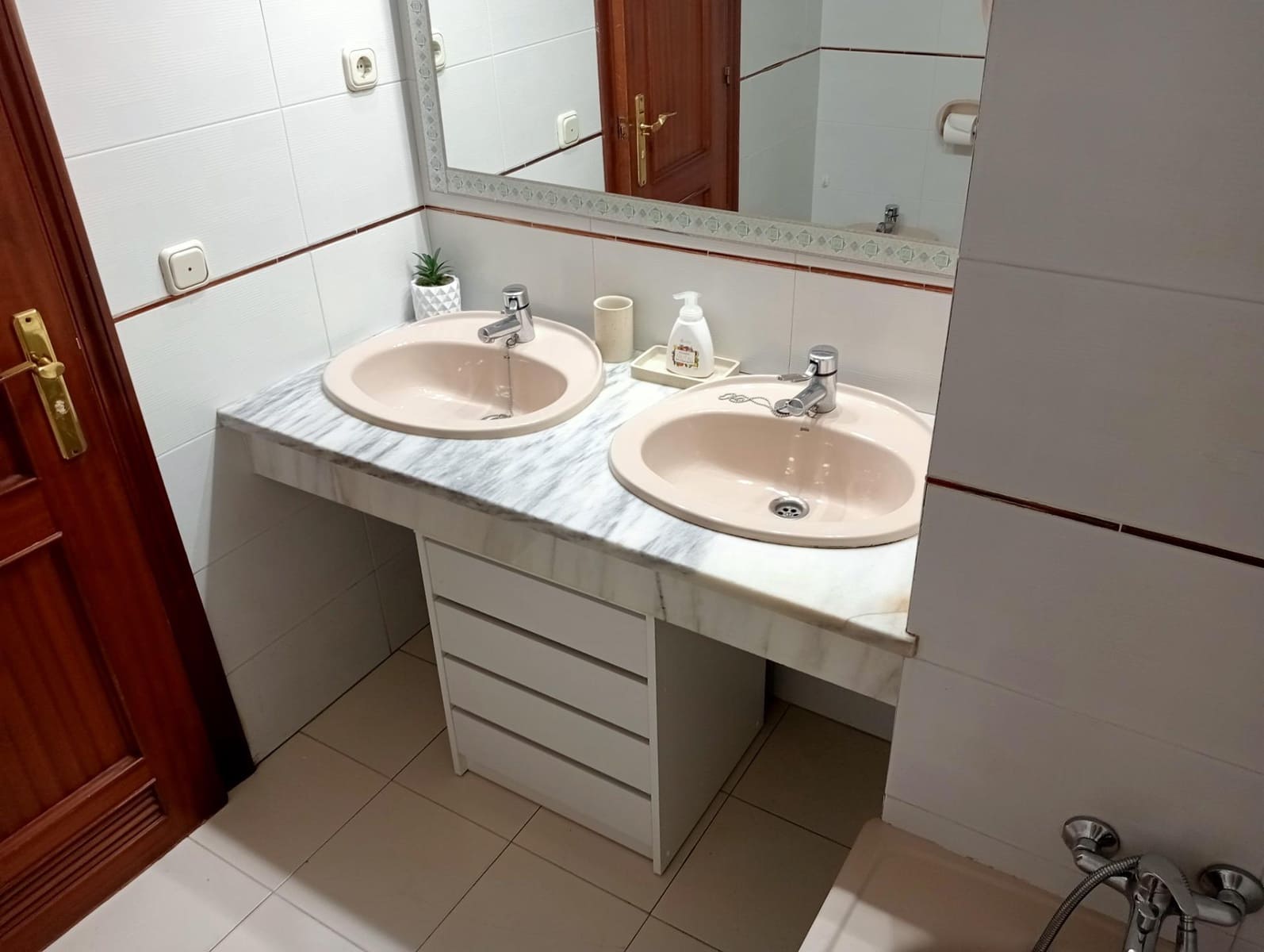 2 sovrum Lägenhet att hyra i Sevilla stad med pool garage - 1 100 € (Ref: 9806539)