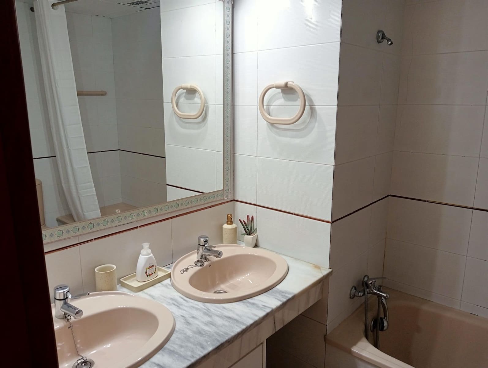 2 sovrum Lägenhet att hyra i Sevilla stad med pool garage - 1 100 € (Ref: 9806539)