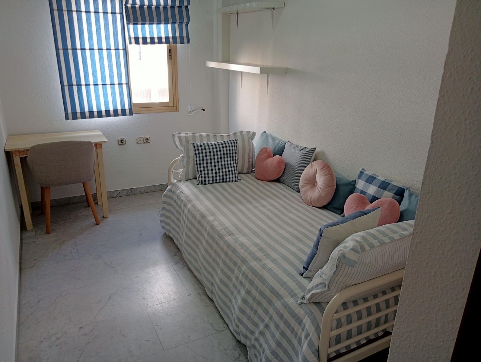 2 sovrum Lägenhet att hyra i Sevilla stad med pool garage - 1 100 € (Ref: 9806539)