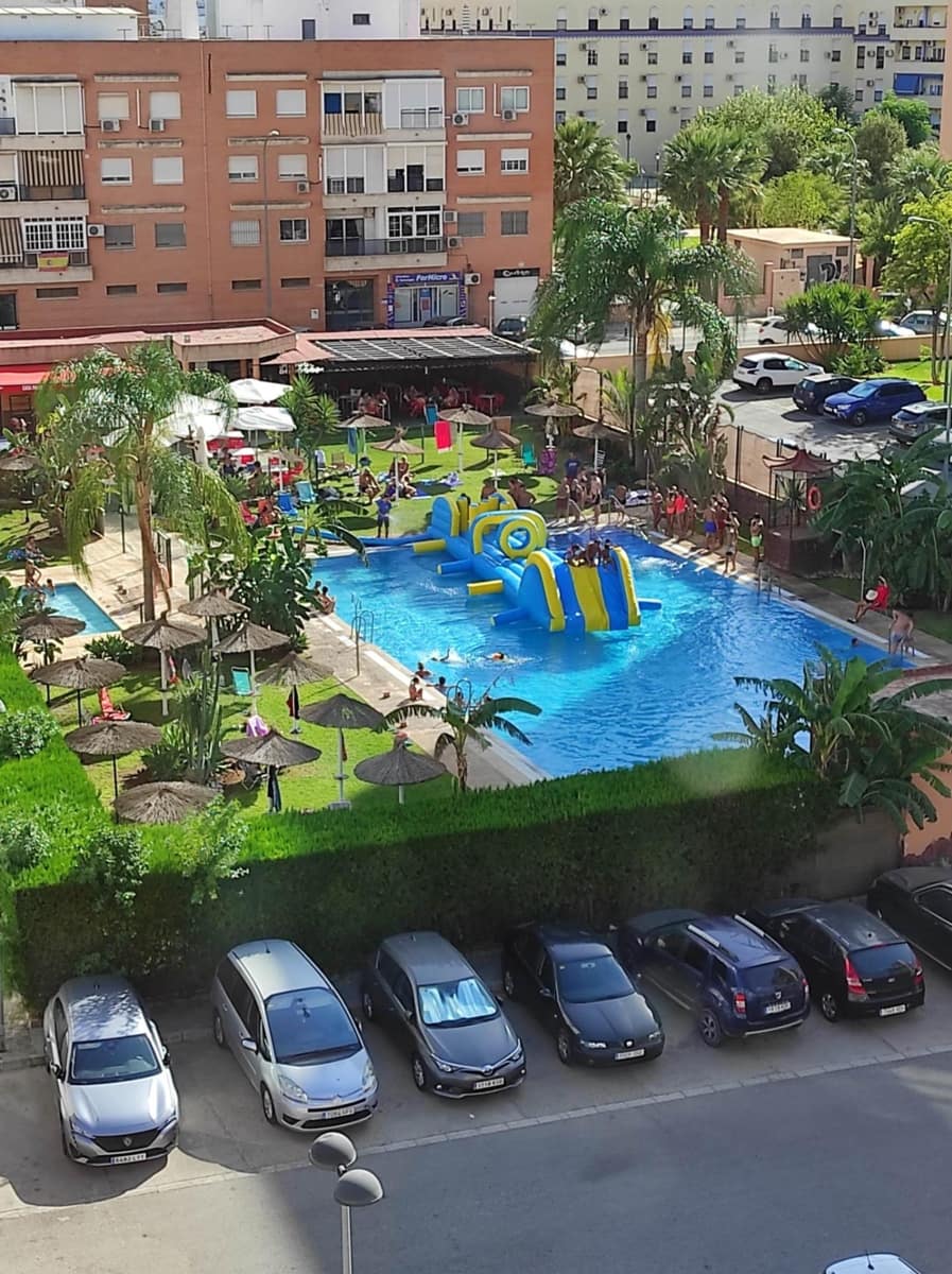 3 bedroom Flat for sale in Montequinto with pool - € 240,000 (Ref: 9811976)