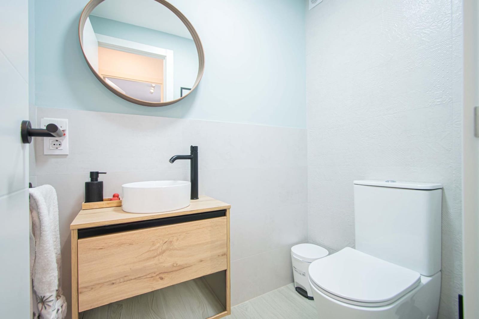 3 bedroom Flat for sale in Montequinto with pool - € 240,000 (Ref: 9811976)