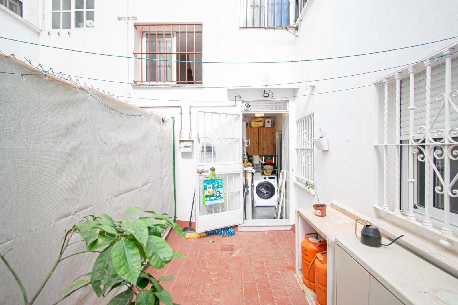 3 bedroom Flat for sale in Montequinto with pool - € 240,000 (Ref: 9811976)
