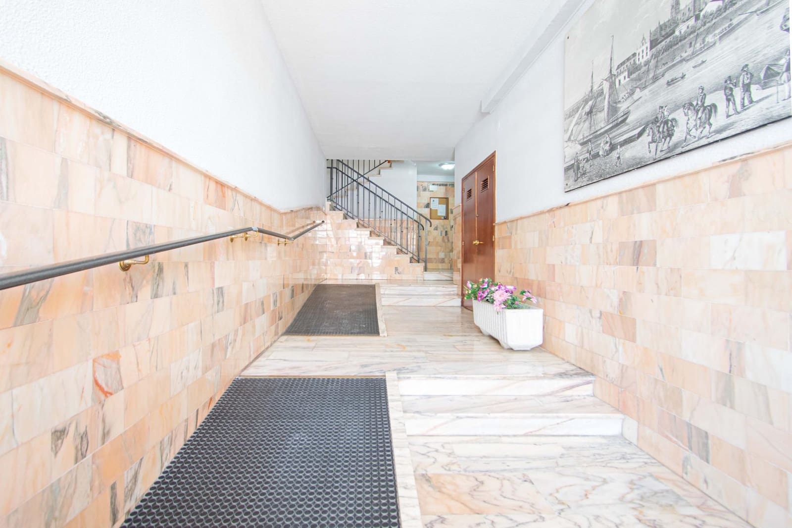 3 bedroom Flat for sale in Montequinto with pool - € 240,000 (Ref: 9811976)