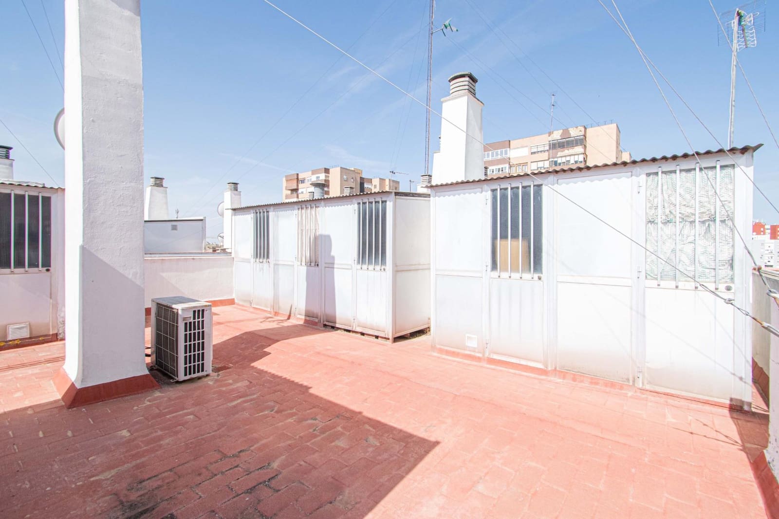 3 bedroom Flat for sale in Montequinto with pool - € 240,000 (Ref: 9811976)