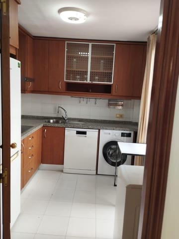 4 soveværelse Lejlighed til leje i Sevilla by med swimmingpool garage - € 1.100 (Ref: 9815918)