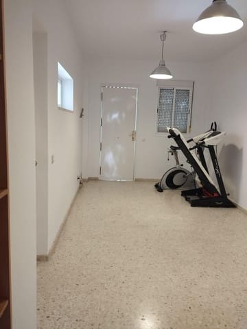 4 soveværelse Lejlighed til leje i Sevilla by med swimmingpool garage - € 1.100 (Ref: 9815918)