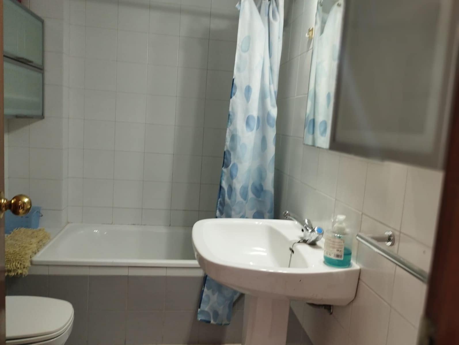4 soveværelse Lejlighed til leje i Sevilla by med swimmingpool garage - € 1.100 (Ref: 9815918)