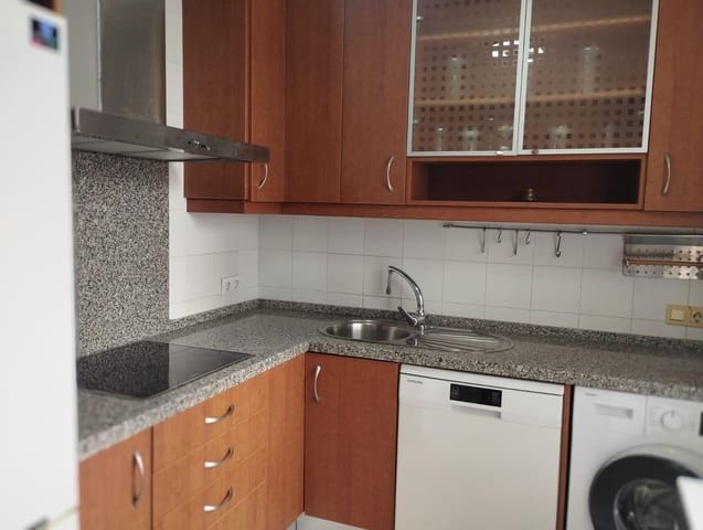 4 soveværelse Lejlighed til leje i Sevilla by med swimmingpool garage - € 1.100 (Ref: 9815918)