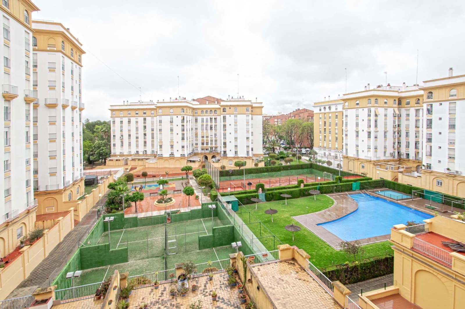 1 Zimmer Wohnung zu verkaufen in Sevilla Stadt mit Pool - 185.000 € (Ref: 9815921)