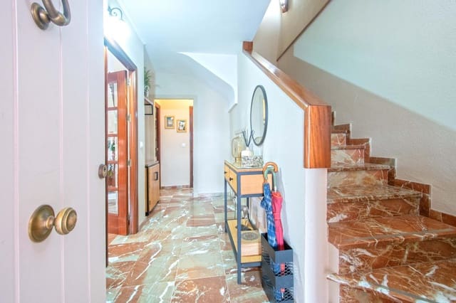 4 sovrum Radhus till salu i Gines - 356 000 € (Ref: 9818293)