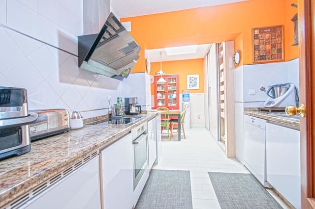 4 sovrum Radhus till salu i Gines - 356 000 € (Ref: 9818293)