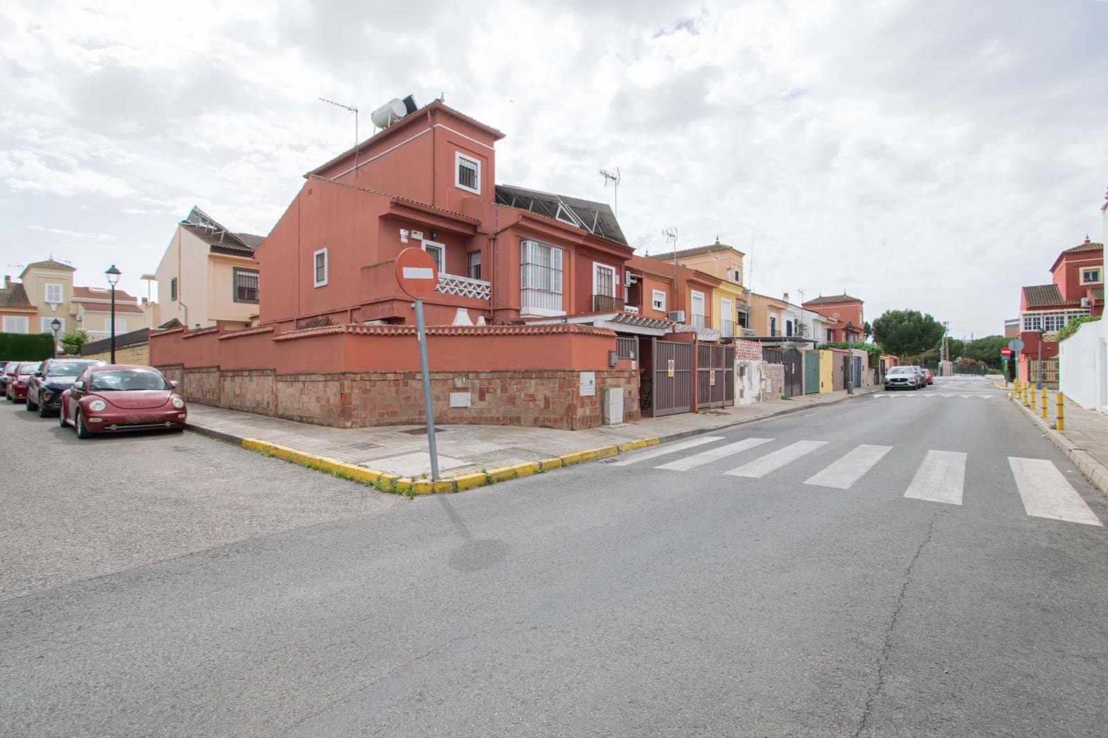 4 soverom Rekkehus til salgs i Gines - € 356 000 (Ref: 9818293)