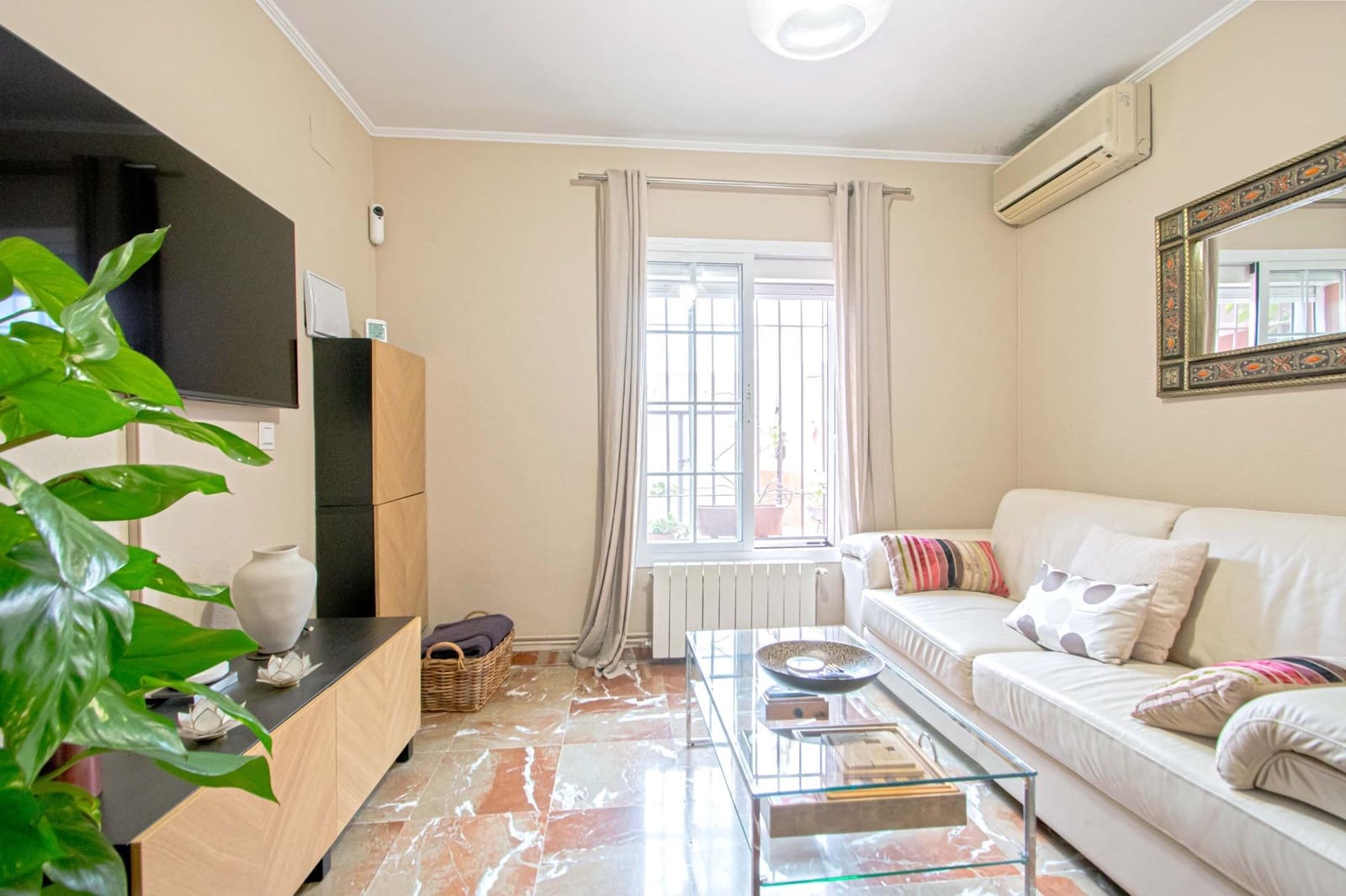 4 bedroom Terraced Villa for sale in Gines - € 356,000 (Ref: 9818293)
