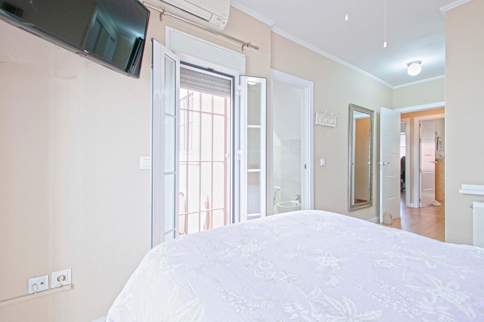 4 bedroom Terraced Villa for sale in Gines - € 356,000 (Ref: 9818293)
