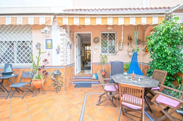 3 camera da letto Villetta a Schiera in vendita in Siviglia città con piscina - 375.000 € (Rif: 9818294)