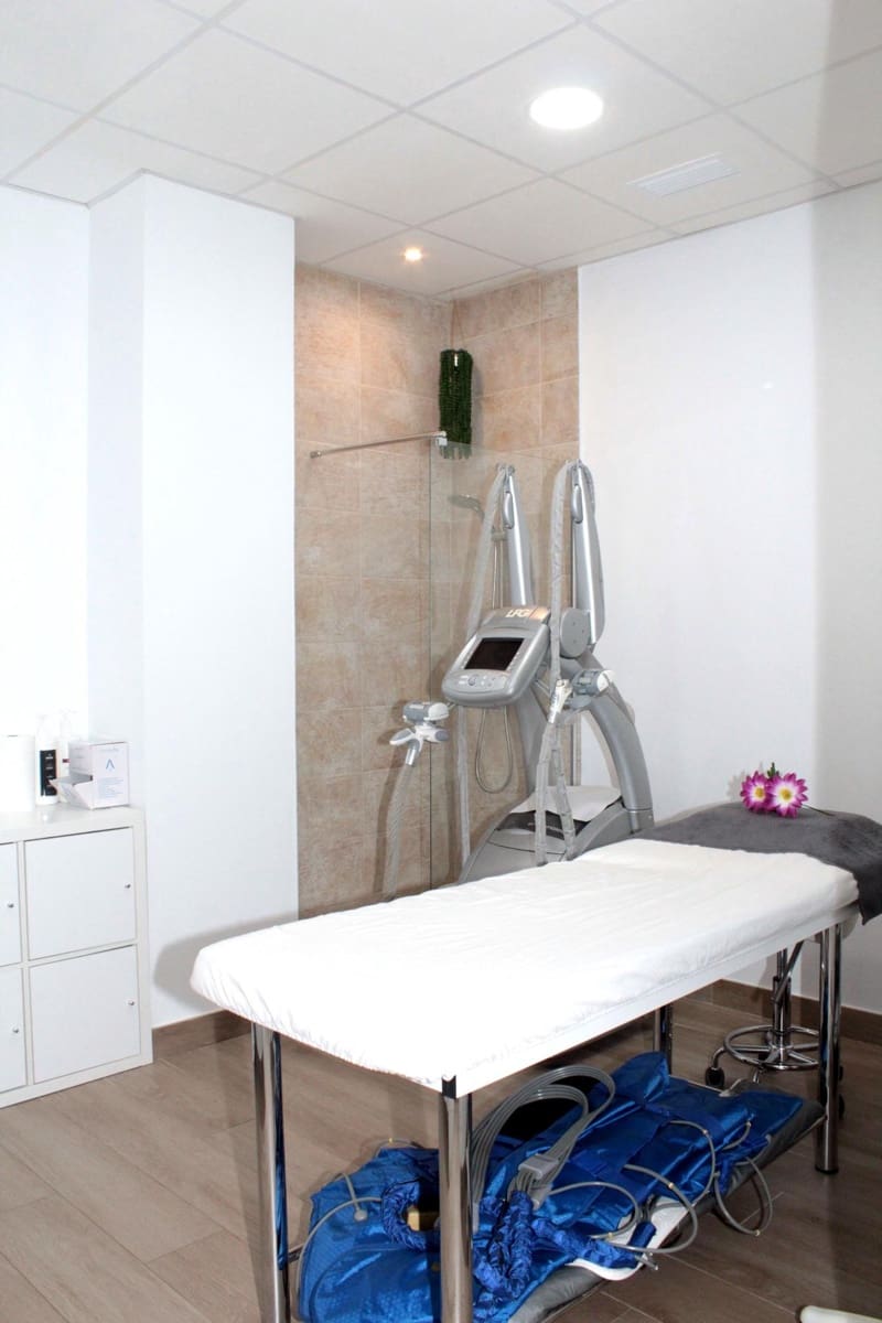 Local Comercial en Sevilla ciudad en alquiler - 1.000 € (Ref: 9818295)