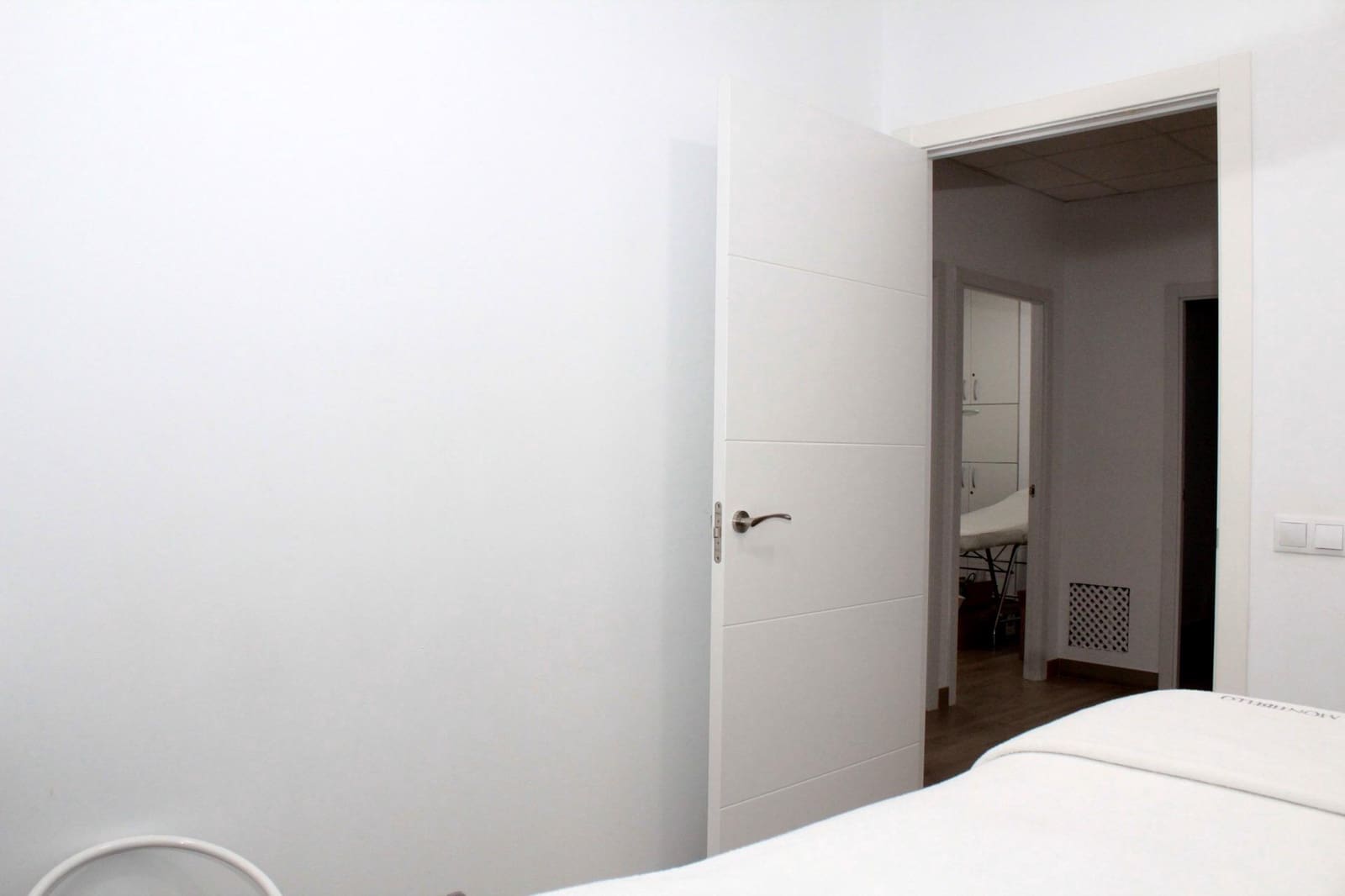 Local Comercial en Sevilla ciudad en alquiler - 1.000 € (Ref: 9818295)