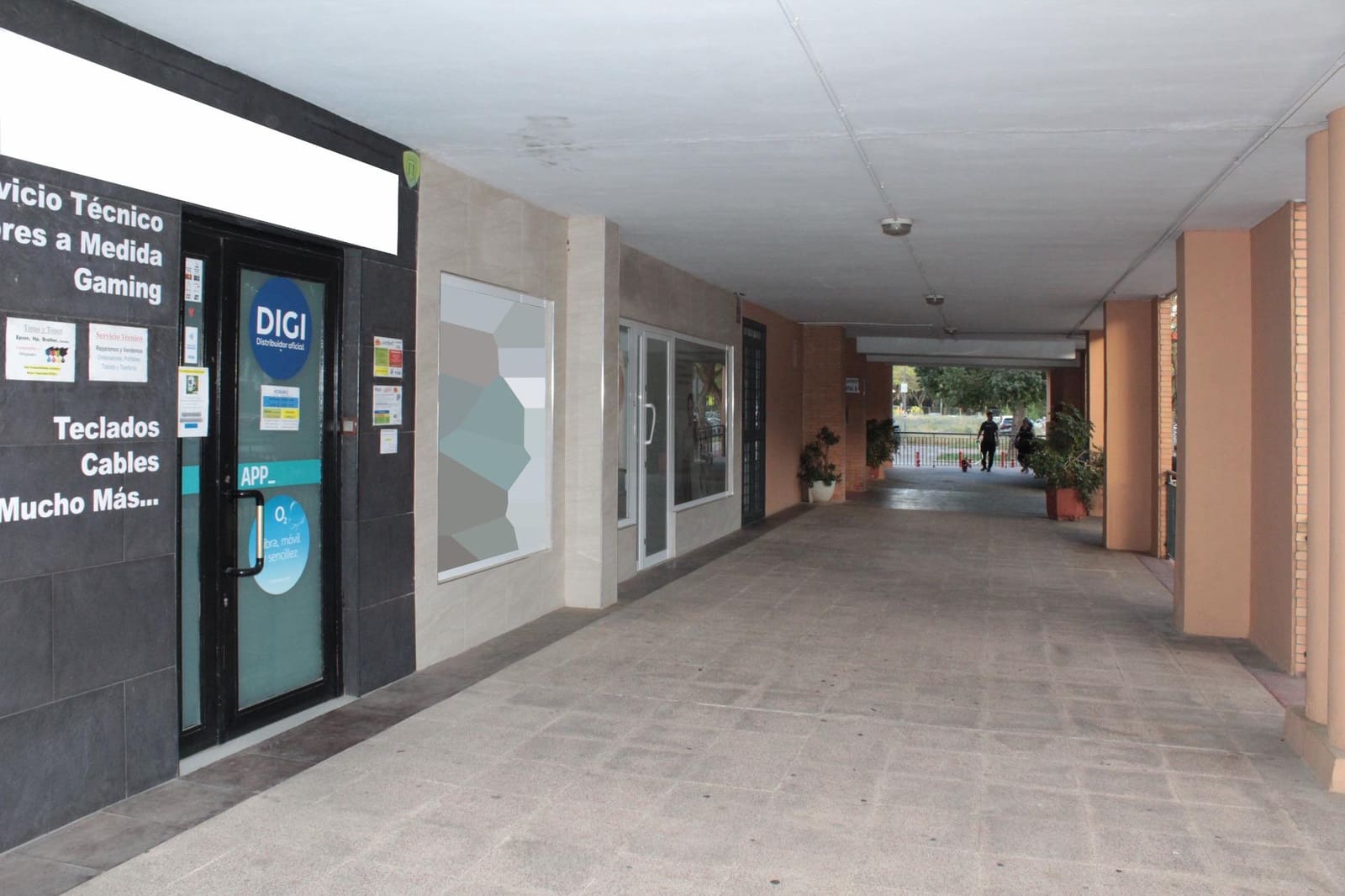 Local Comercial en Sevilla ciudad en alquiler - 1.000 € (Ref: 9818295)