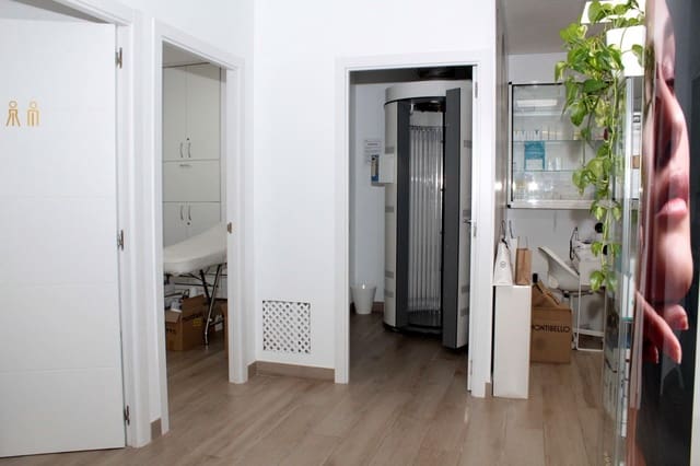 Local Comercial en Sevilla ciudad en alquiler - 1.000 € (Ref: 9818295)