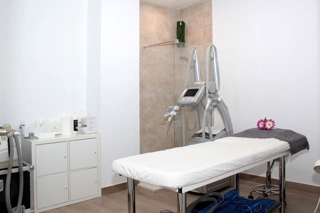 Local Comercial en Sevilla ciudad en alquiler - 1.000 € (Ref: 9818295)