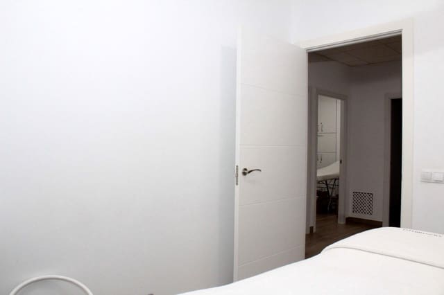 Local Comercial en Sevilla ciudad en alquiler - 1.000 € (Ref: 9818295)