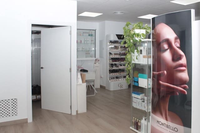 Local Comercial en Sevilla ciudad en alquiler - 1.000 € (Ref: 9818295)