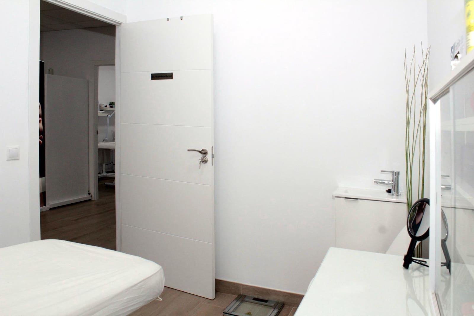 Local Comercial en Sevilla ciudad en alquiler - 1.000 € (Ref: 9818295)