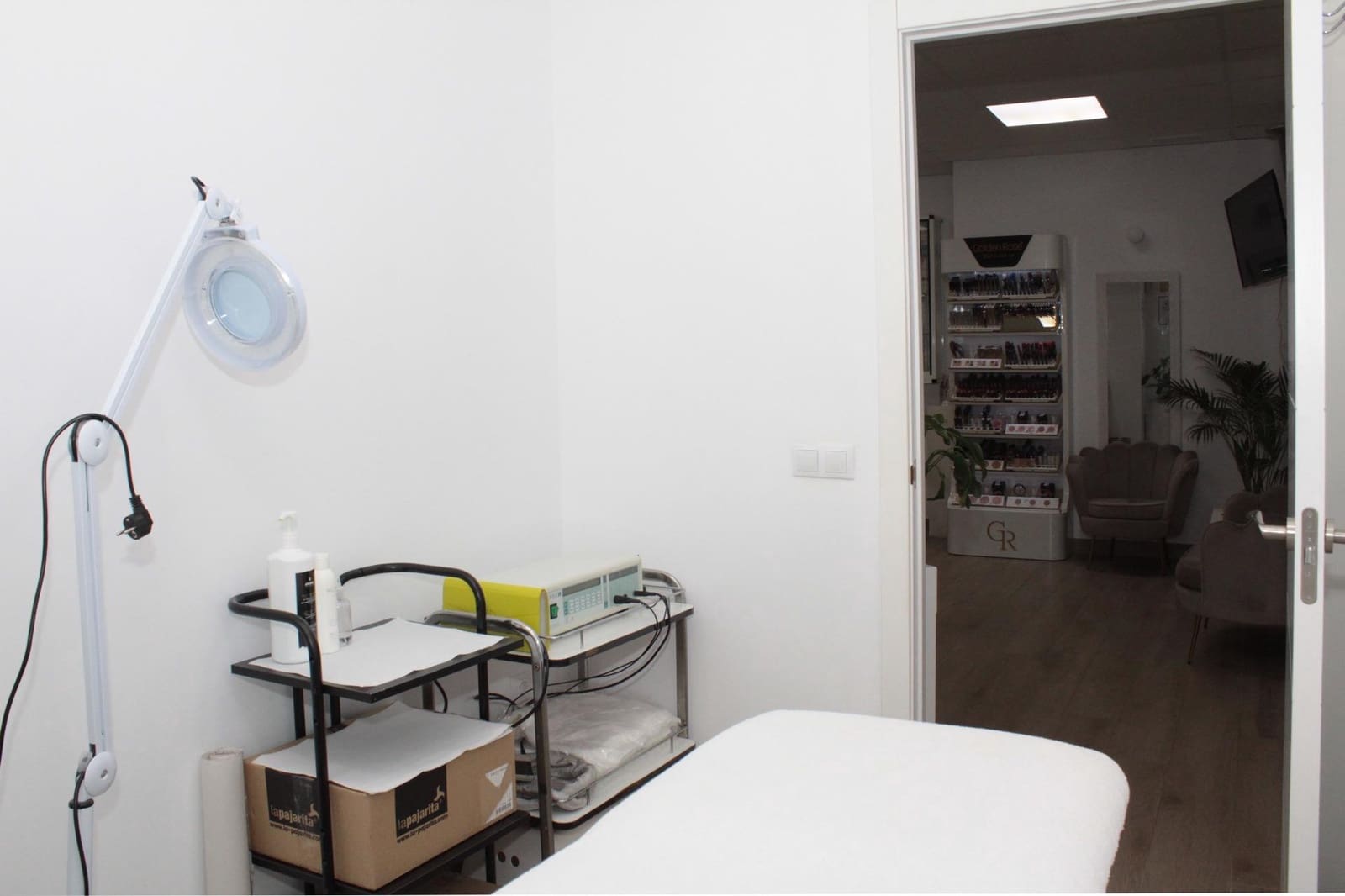 Local Comercial en Sevilla ciudad en alquiler - 1.000 € (Ref: 9818295)