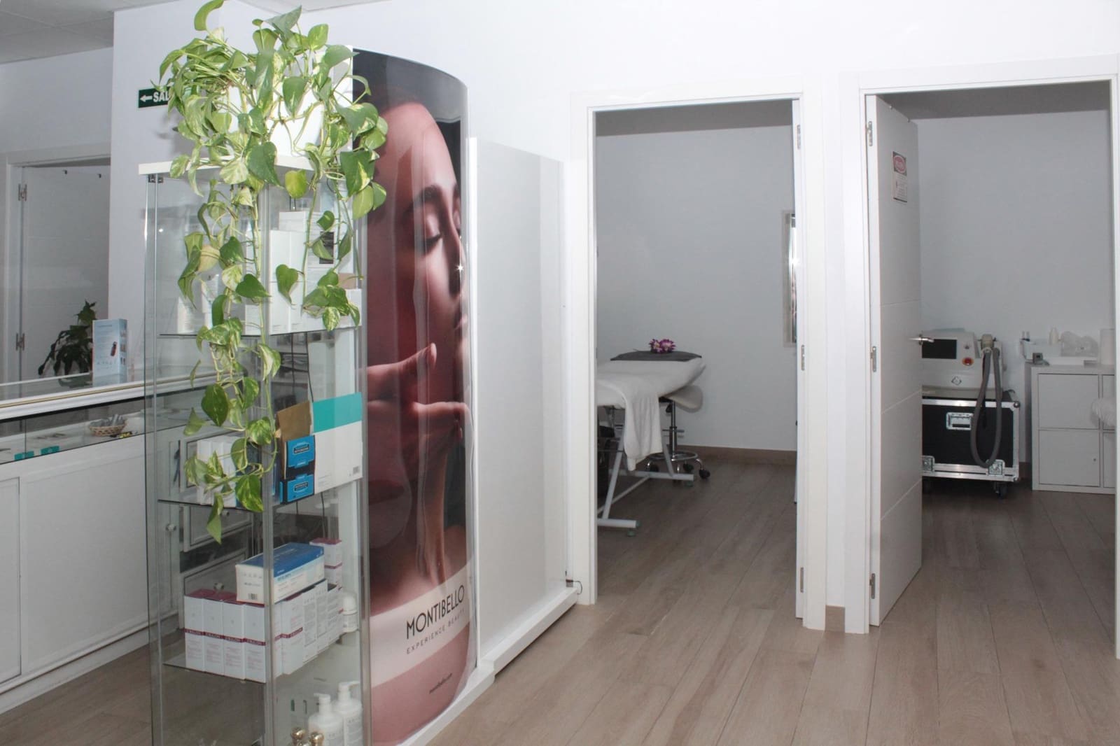 Local Comercial en Sevilla ciudad en alquiler - 1.000 € (Ref: 9818295)