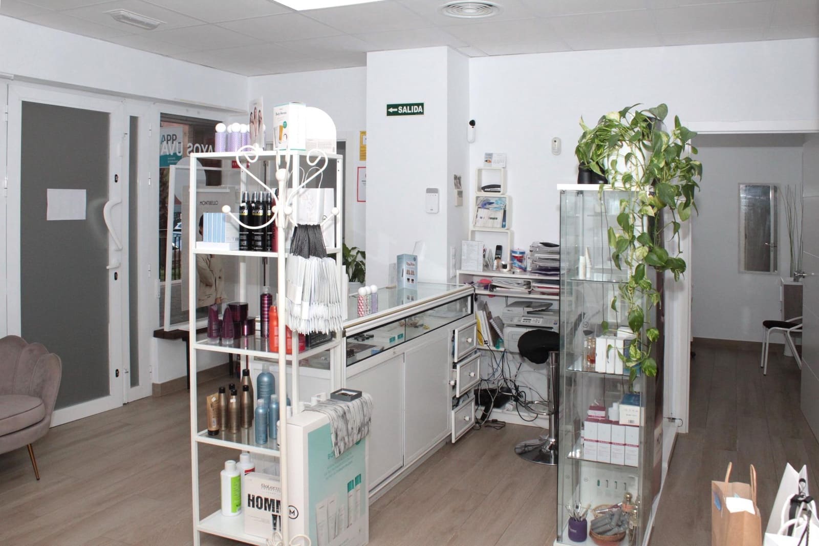 Local Comercial en Sevilla ciudad en alquiler - 1.000 € (Ref: 9818295)