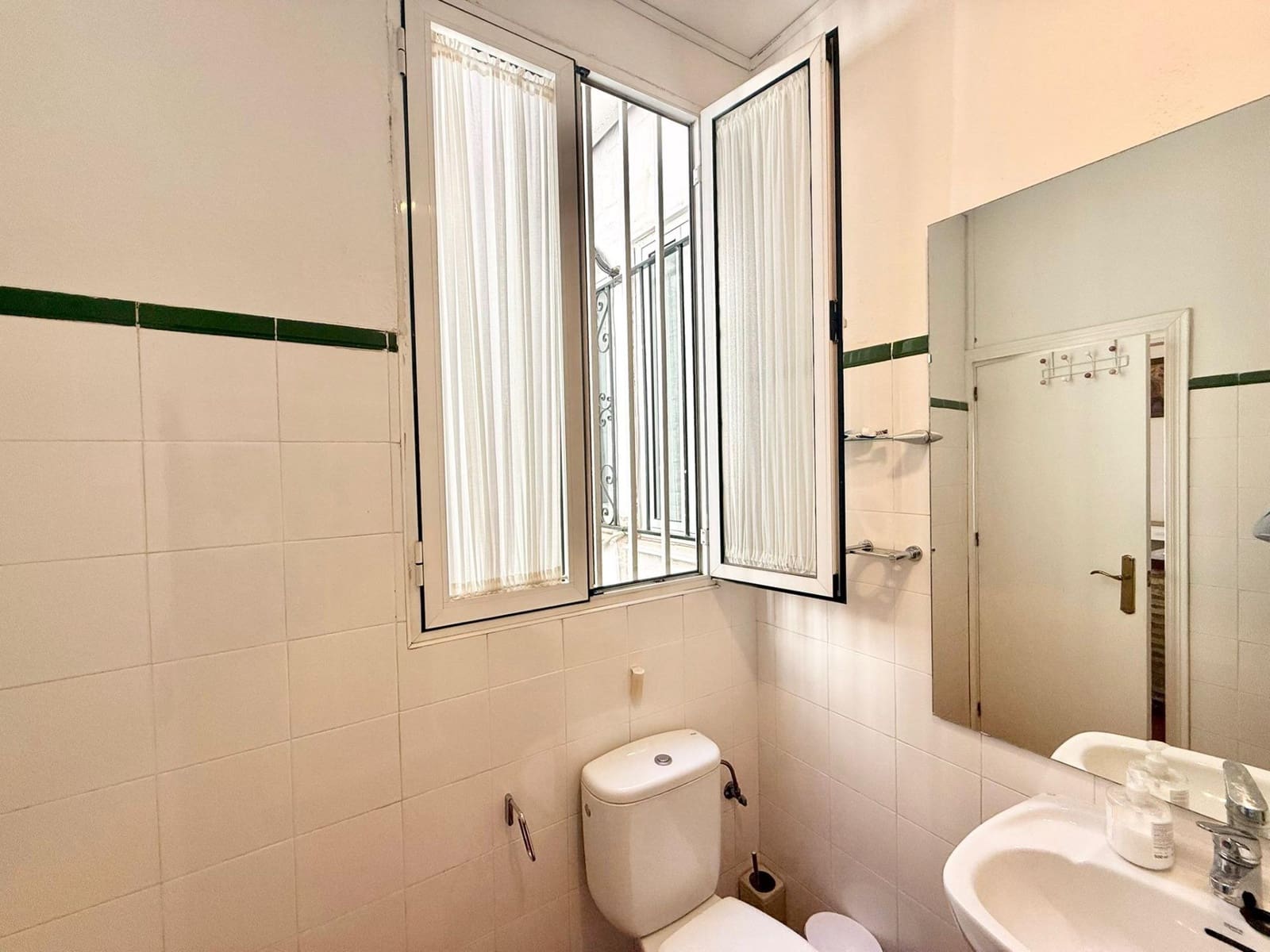 1 bedroom Apartment for sale in Seville city - € 240,000 (Ref: 9820580)