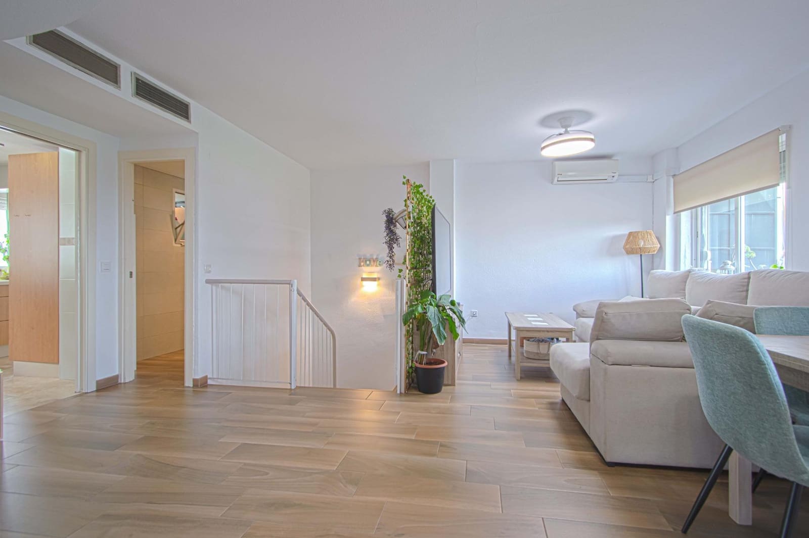 4 bedroom Apartment for sale in Seville city with garage - € 347,000 (Ref: 9820581)