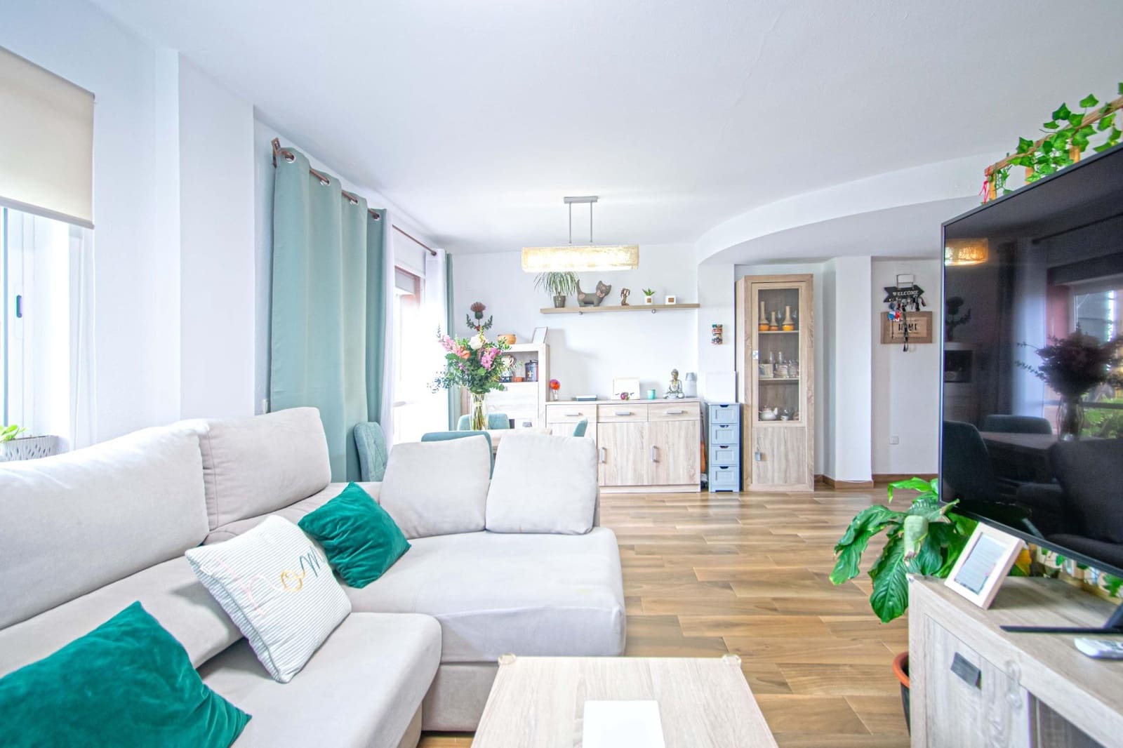 4 bedroom Apartment for sale in Seville city with garage - € 347,000 (Ref: 9820581)