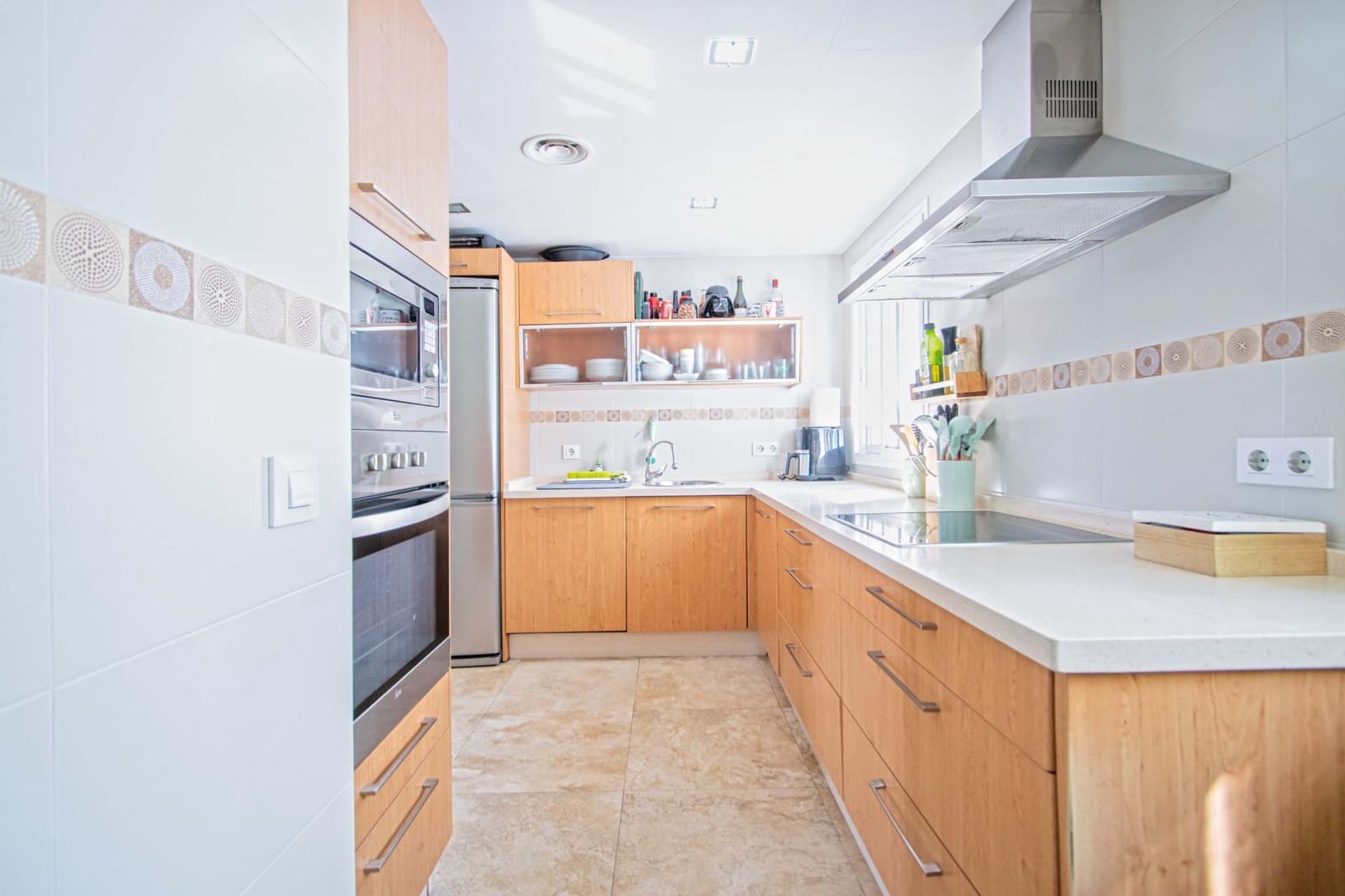 4 bedroom Apartment for sale in Seville city with garage - € 347,000 (Ref: 9820581)