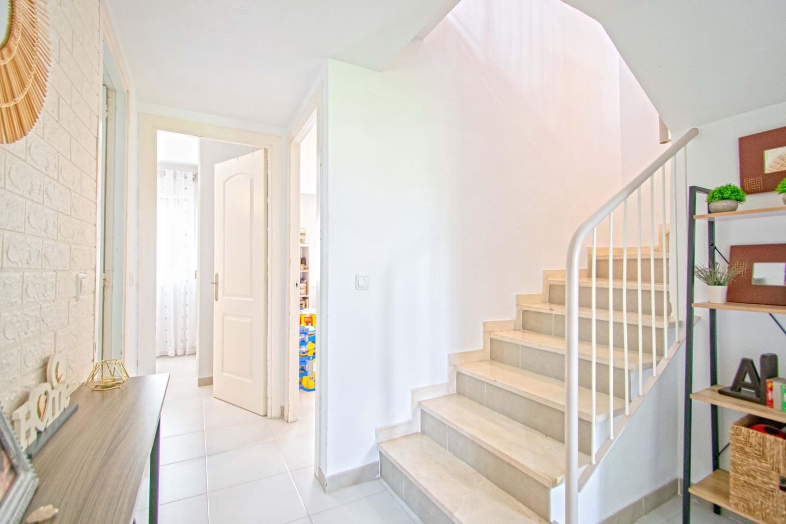 4 bedroom Apartment for sale in Seville city with garage - € 347,000 (Ref: 9820581)
