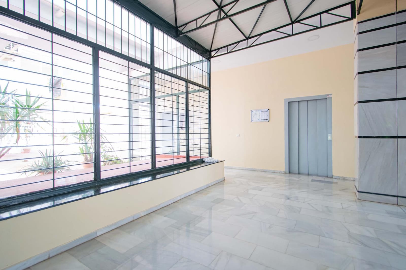 4 bedroom Apartment for sale in Seville city with garage - € 347,000 (Ref: 9820581)