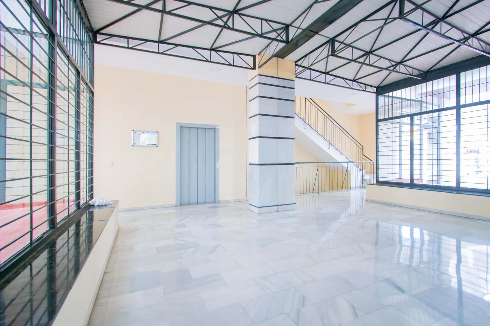 4 bedroom Apartment for sale in Seville city with garage - € 347,000 (Ref: 9820581)