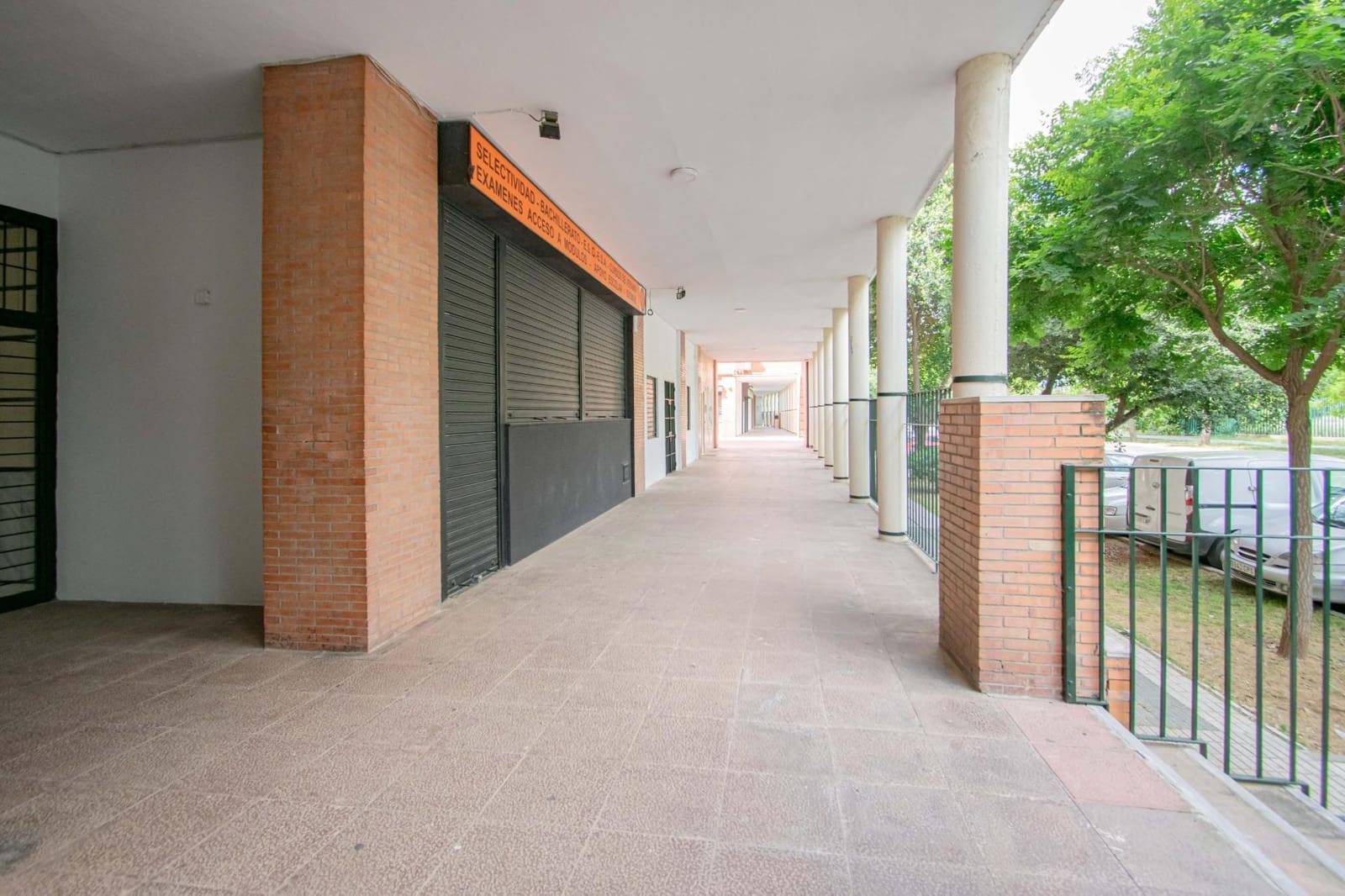 4 bedroom Apartment for sale in Seville city with garage - € 347,000 (Ref: 9820581)
